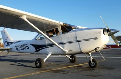 N2100S Cessna 172SP