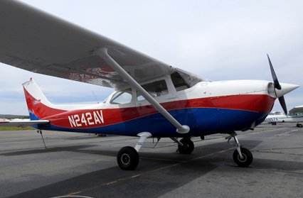 N242AV  Cessna 172L